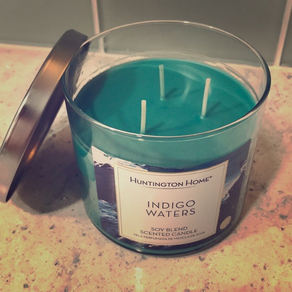 Huntington Home Other - Huntington Home Indigo Waters Candle